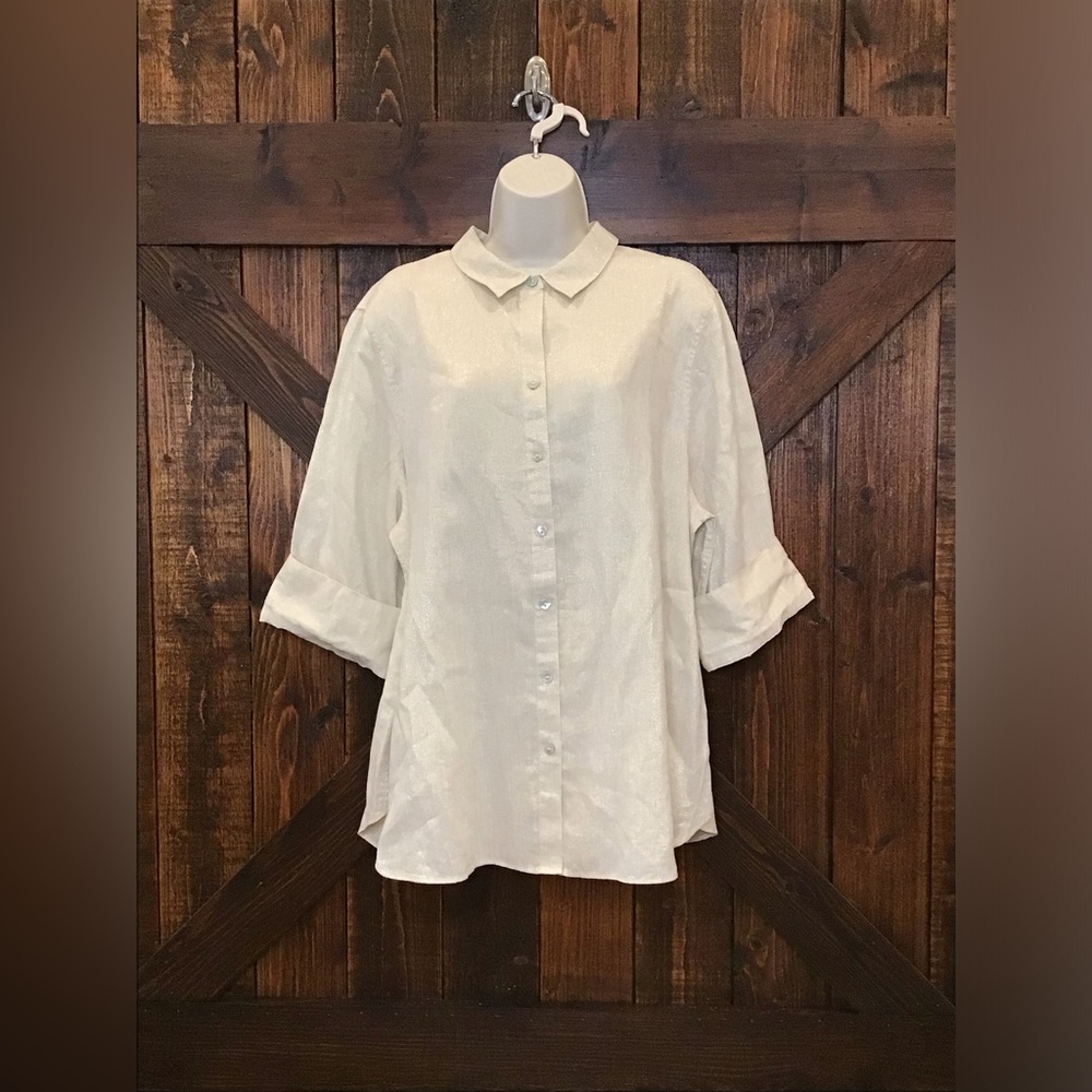 Chico's Light Golden Metallic 3/4 Sleeve Button-Down Shirt